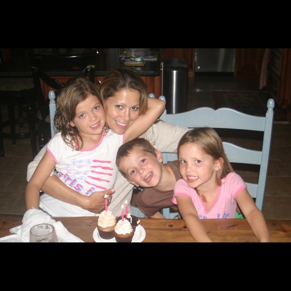 Meet your Posher, Shelley - Picture 1 of 16